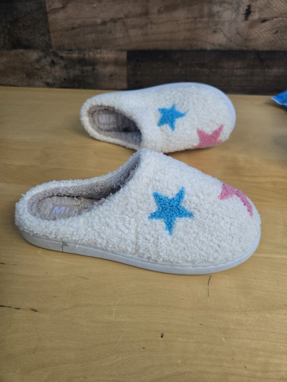 Mia Cozi Stars Slippers Women's COZI-STARS White Slides Slippers Size 8